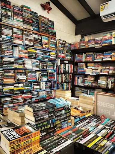 Aisles of pre-loved books